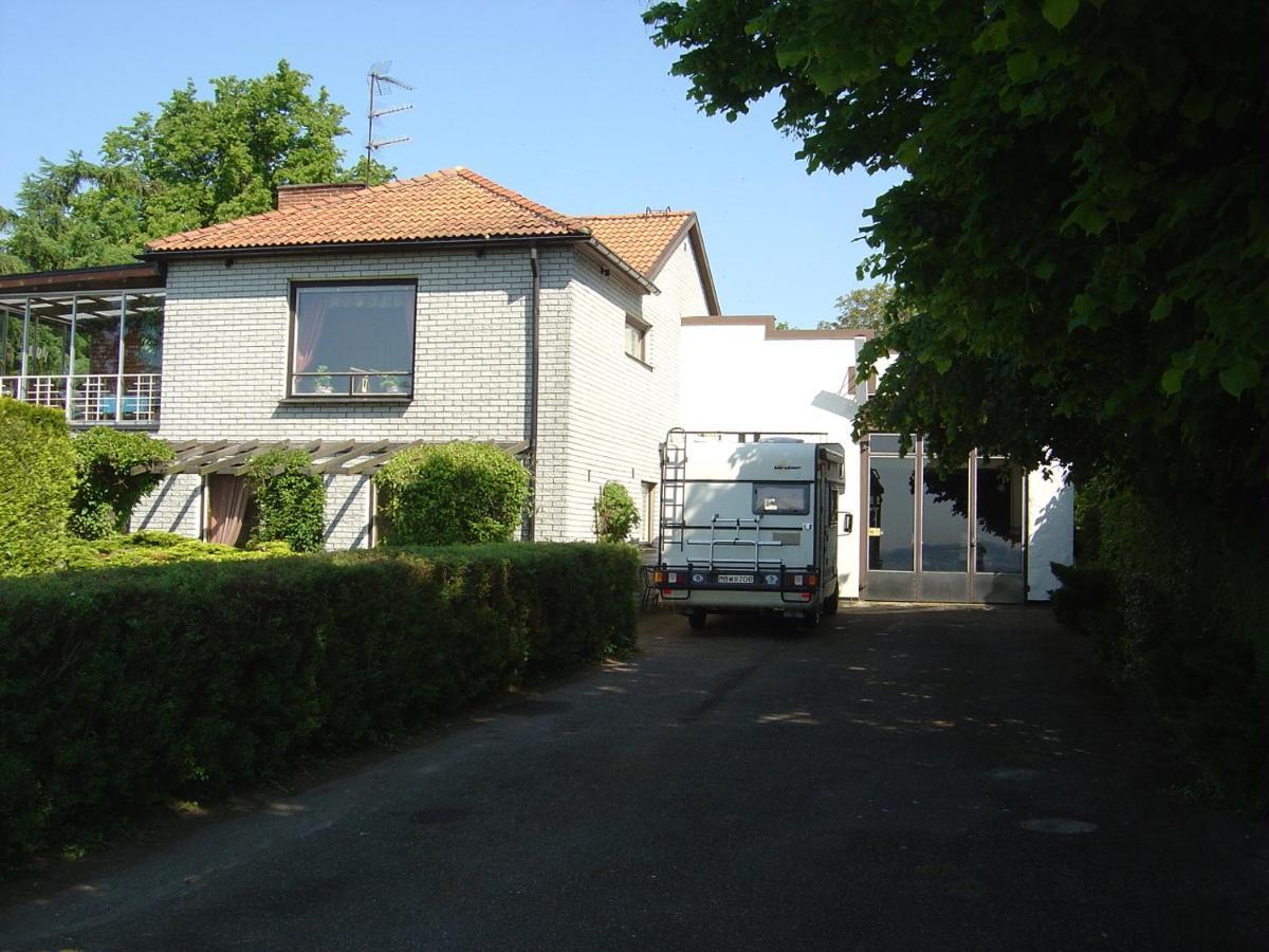 2 Ystad